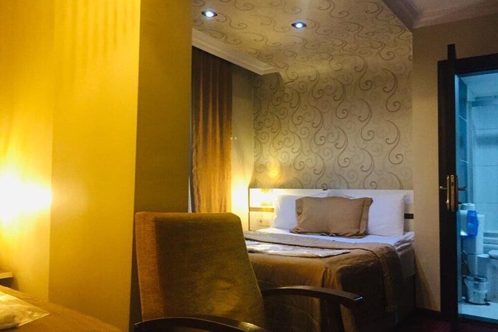 Room 26 of 69