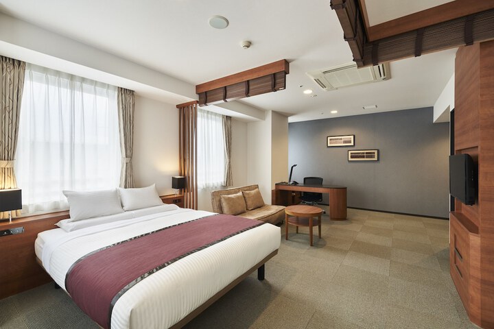 Room 16 of 53