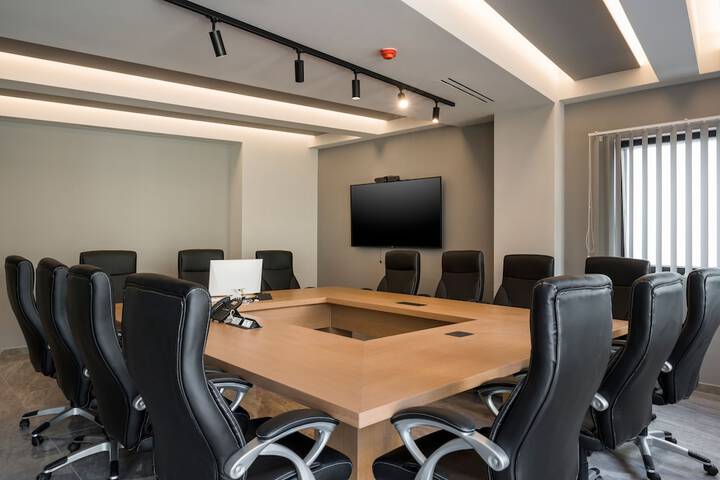 Business Center 141 of 147