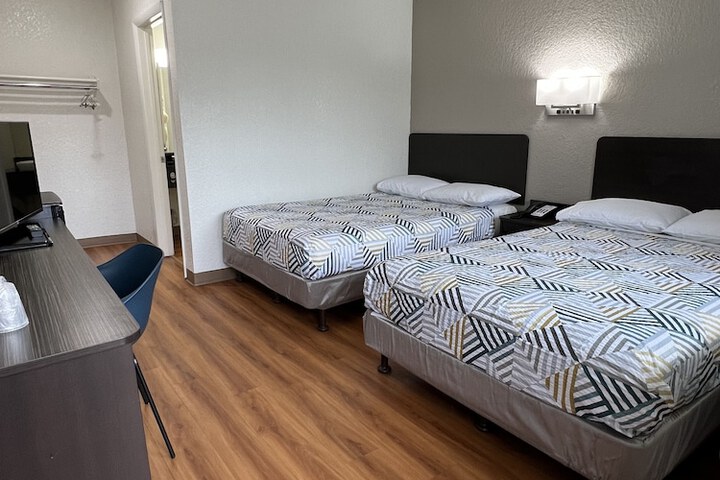 1 Double Bed Accessible (1 of 6)