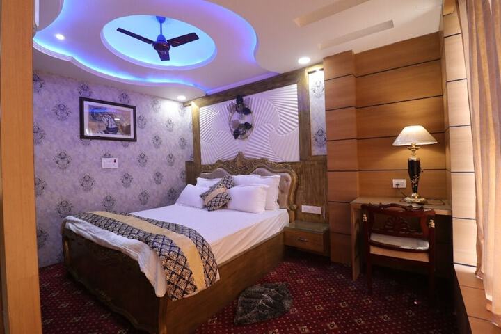 Room 5 of 23
