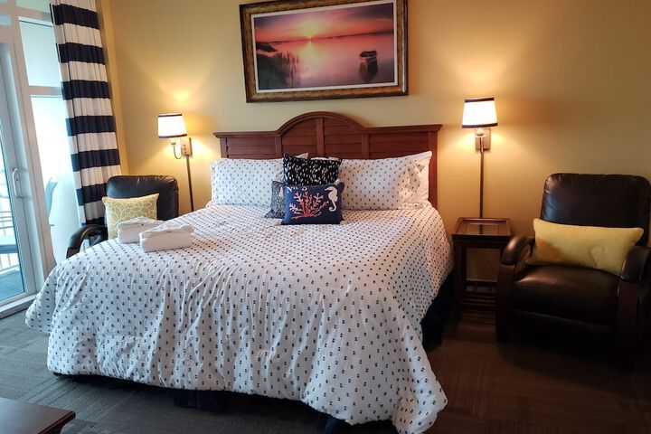 Room 12 of 25