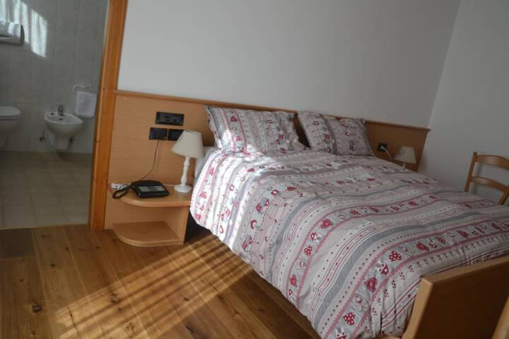Room 18 of 65