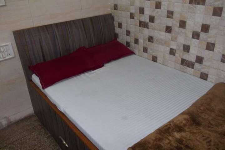 Room 12 of 22