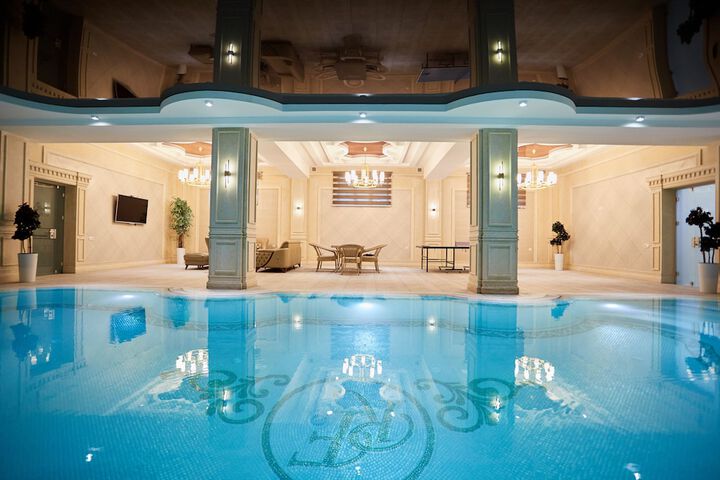 Pool 64 of 93