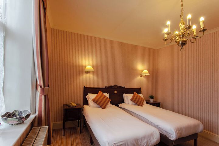 Room 14 of 141