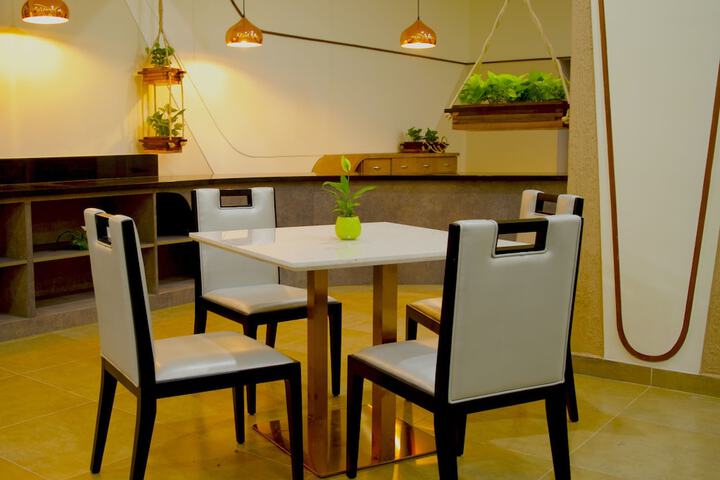 Dining 14 of 19