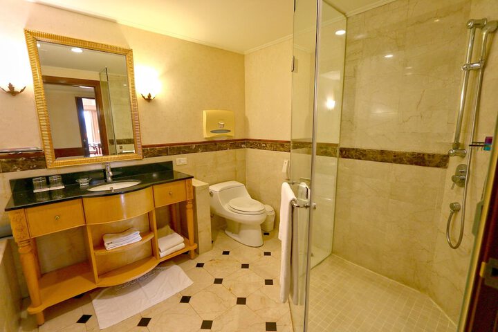 Room 46 of 103