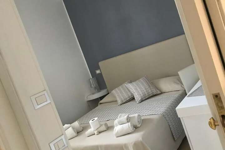 Room 7 of 37