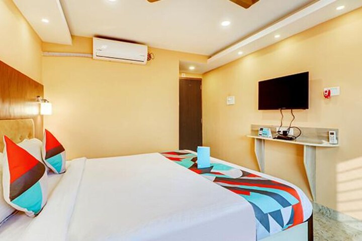 Room 11 of 26