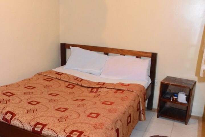 Room 2 of 6