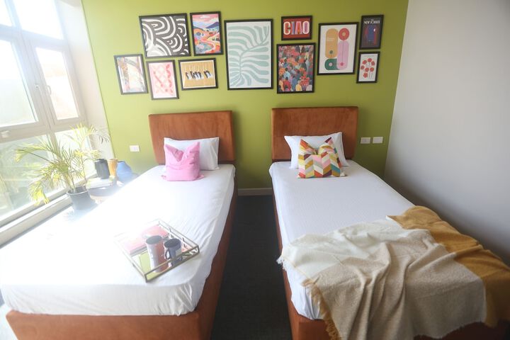 Room 3 of 25