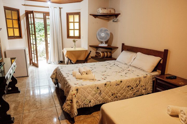 Room 5 of 16