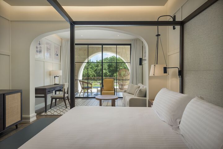 Room 40 of 147