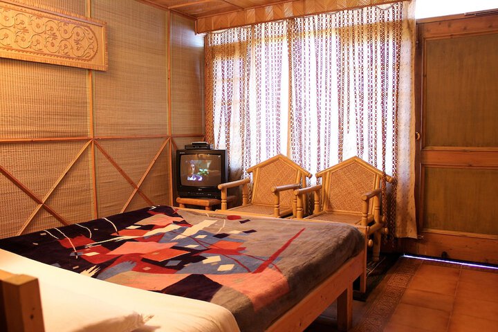 Room 15 of 116