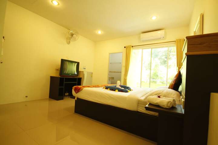 Room 16 of 28