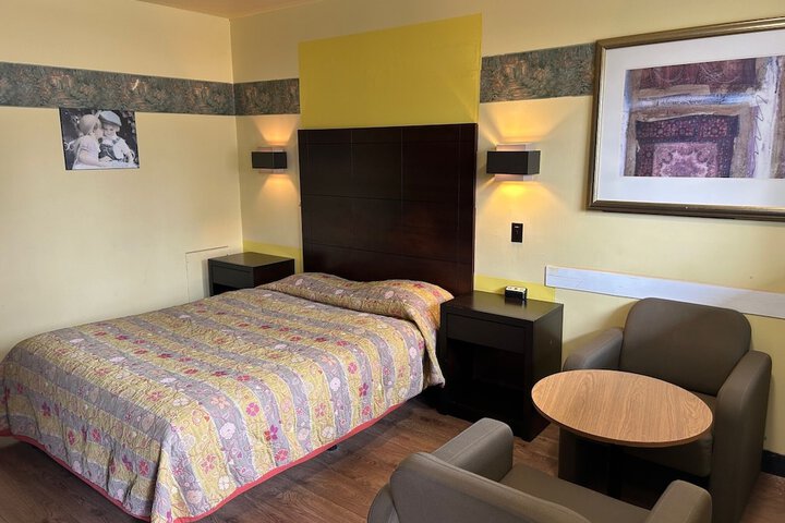 Room 13 of 40