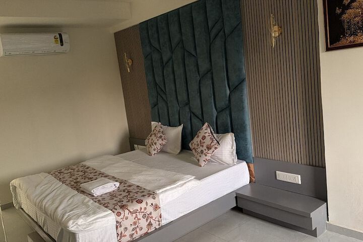 Room 3 of 11