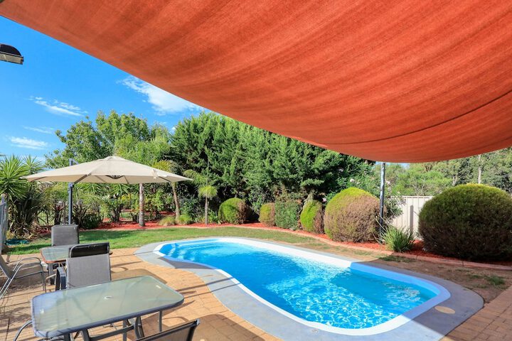 Hotel Pool