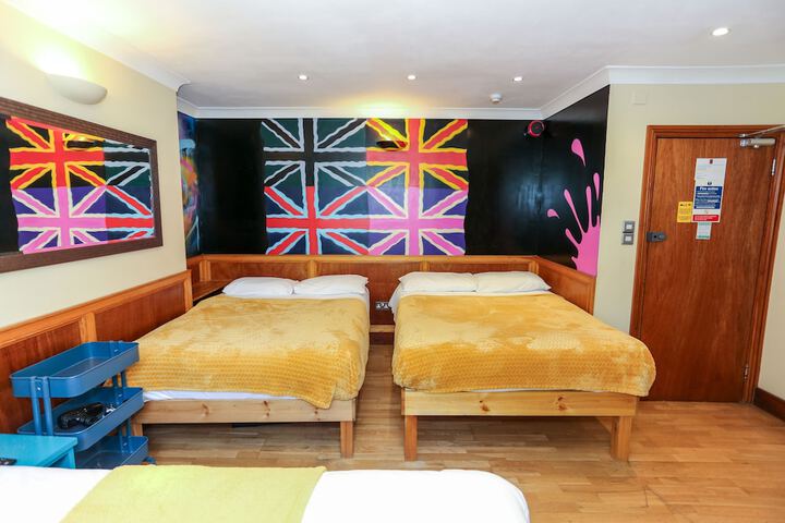 Room 46 of 106
