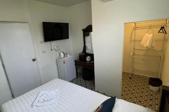 Room 7 of 41