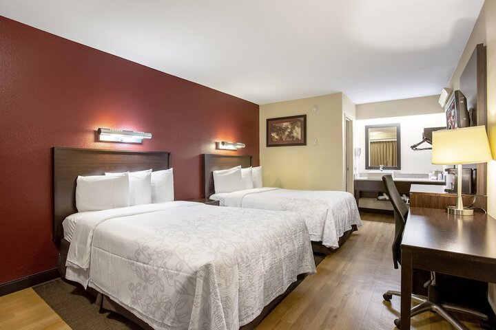 2 Double Beds (1 of 9)
