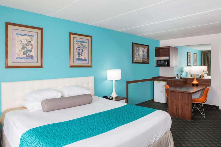 1 King Bed (1 of 12)