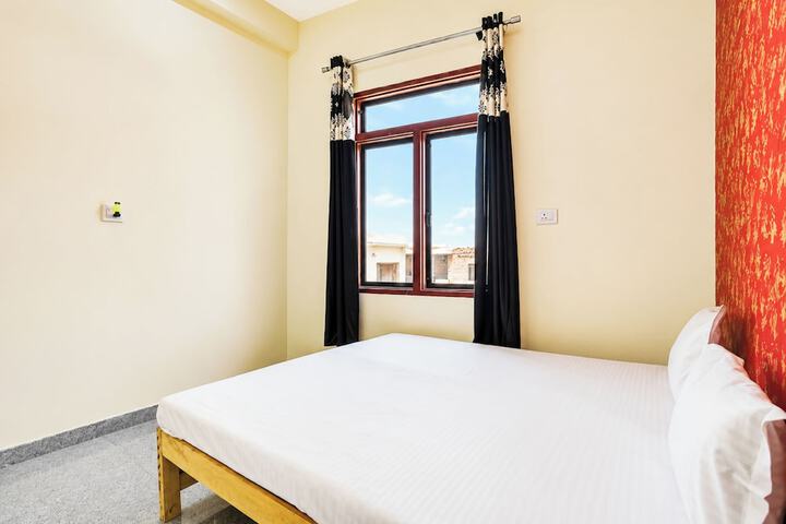 Room 2 of 9