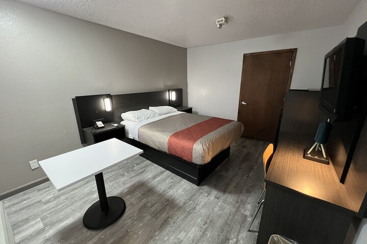 1 Queen Bed | Mobility Accessible Tub Micfridg (4 of 11)