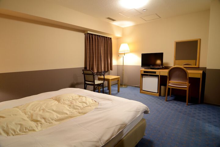 Room 7 of 51