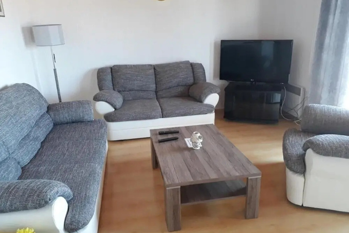 Room 2 of 18
