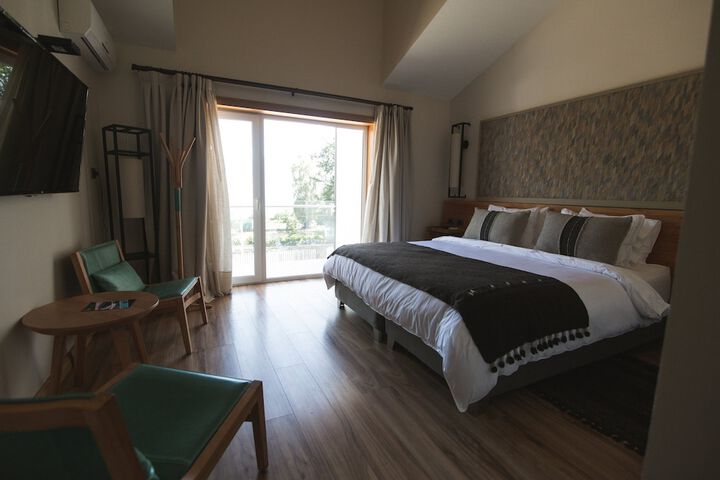 Room 9 of 34