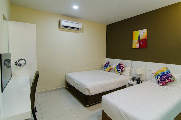 Room 6 of 39