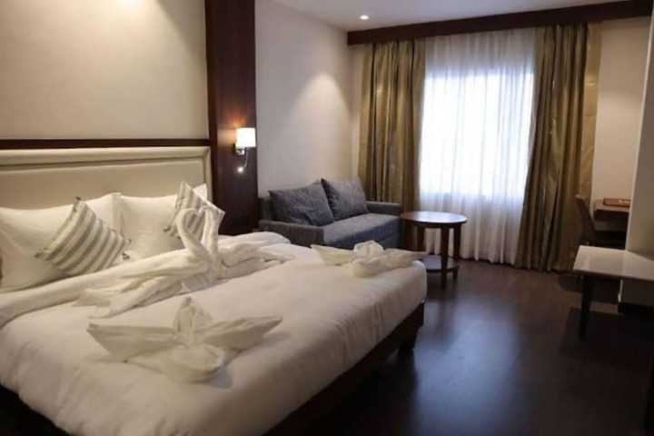 Room 10 of 19