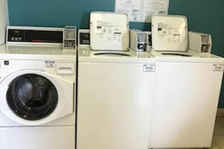 Laundry 18 of 27
