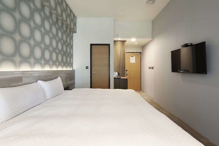Room 18 of 43