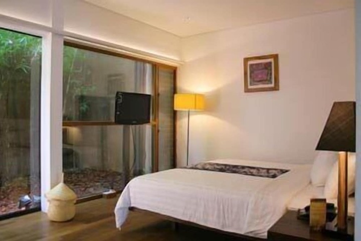 Room 8 of 61