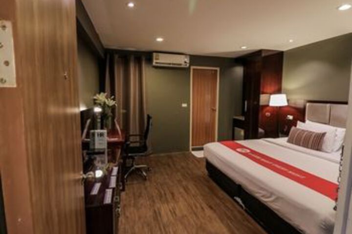 Room 17 of 100