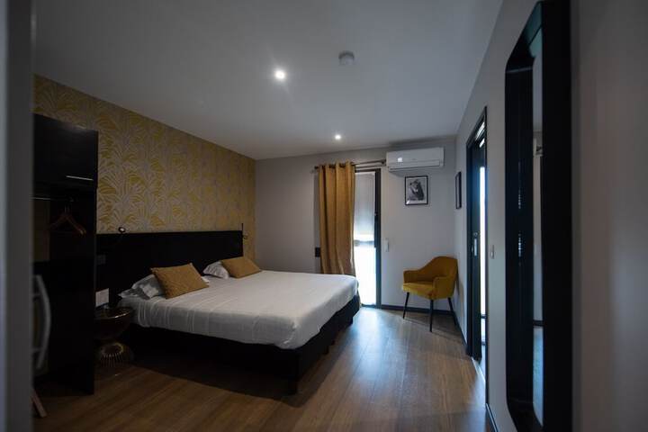 Room 12 of 70