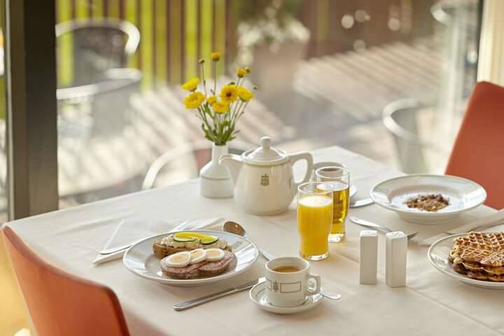 Breakfast buffet