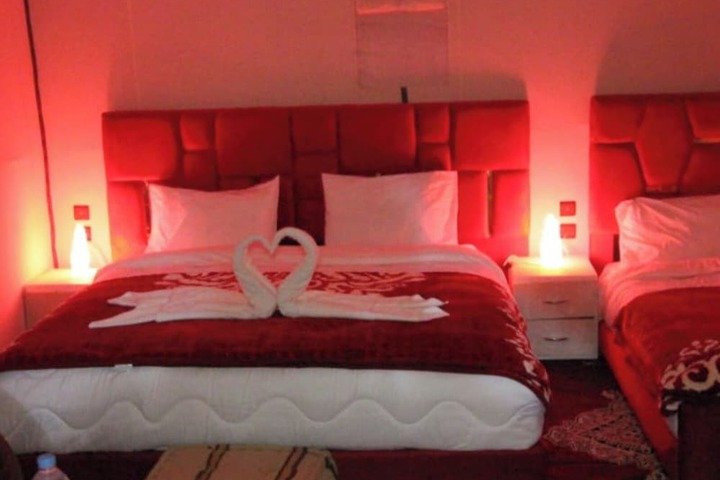 Room 13 of 35