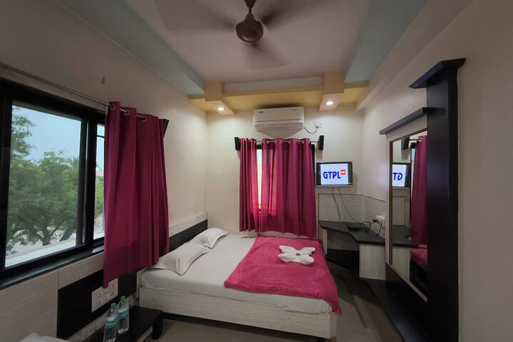 Room 6 of 72