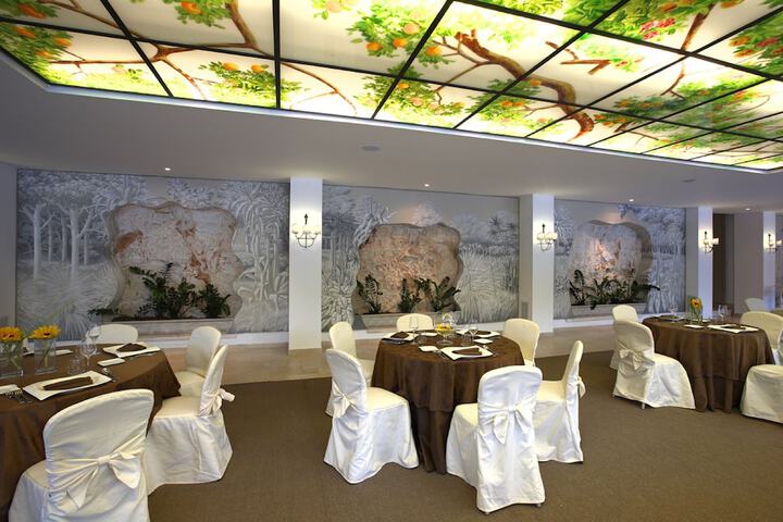 Dining Photos