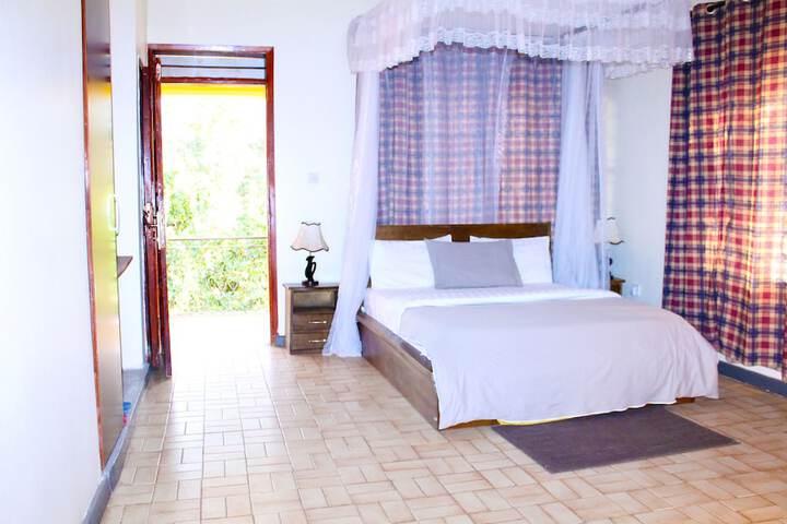 Room 4 of 50