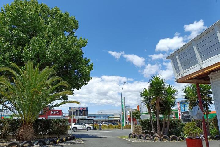 Rainbow Motel & Guest House