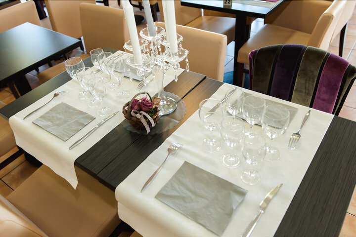 Dining 73 of 92