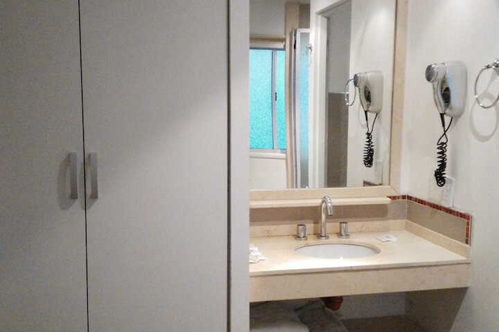Room 50 of 73