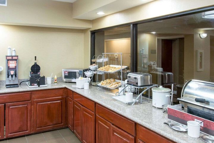 Breakfast/Coffee Service 28 of 39