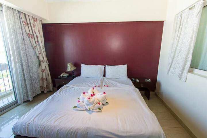 Room 8 of 65