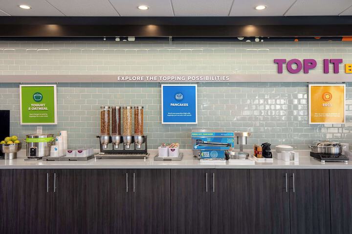 Breakfast/Coffee Service 28 of 35